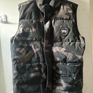 Canada Goose Gilet Black and dark Camo Vest